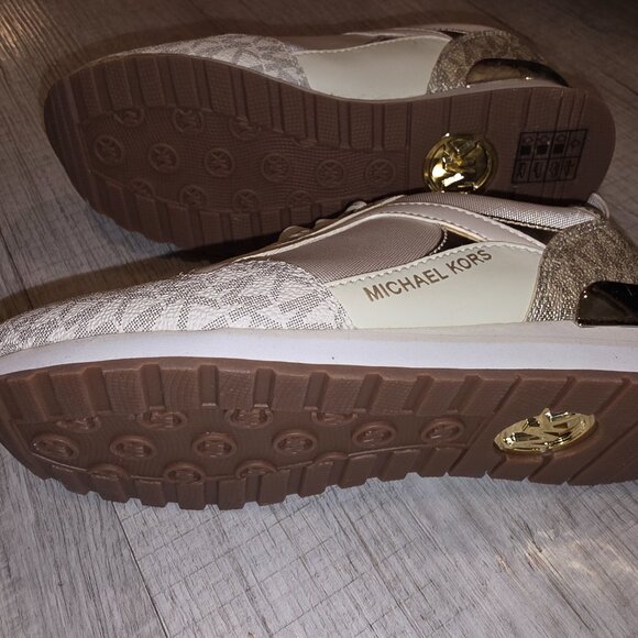 Michael Kors Shoes - Picture 3 of 3